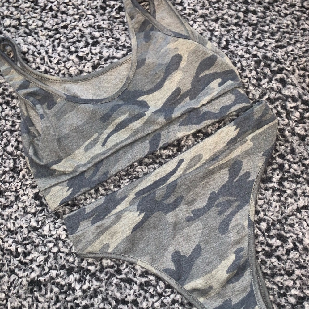 Fashion nova  bra and underwear set